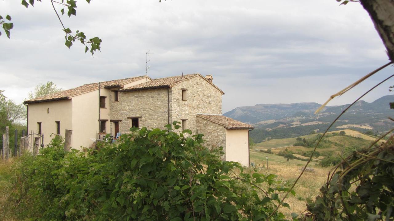 ホテル Casale Le Fontanelle Monte Grimano Terme エクステリア 写真