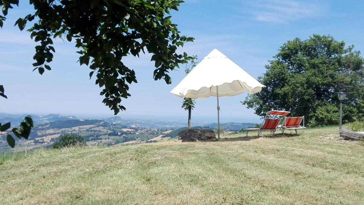ホテル Casale Le Fontanelle Monte Grimano Terme エクステリア 写真