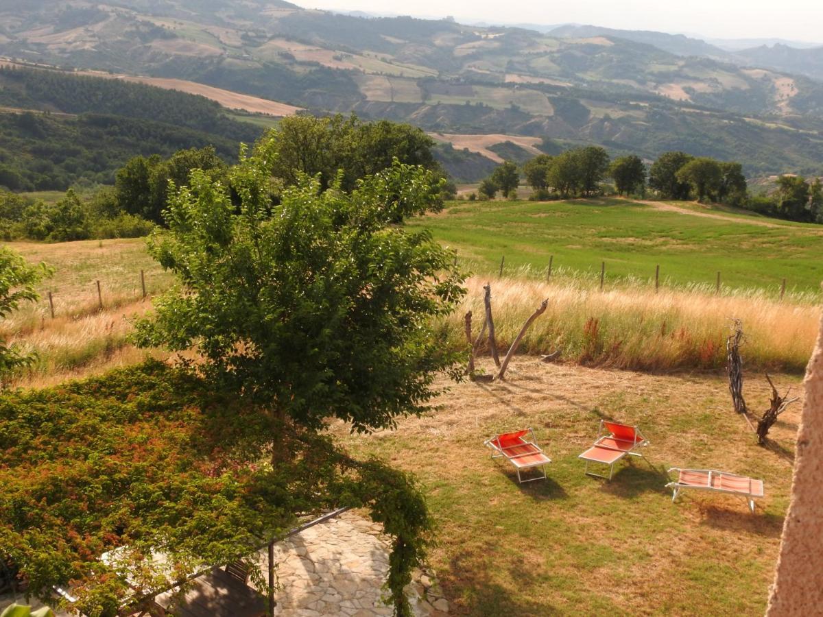 ホテル Casale Le Fontanelle Monte Grimano Terme エクステリア 写真