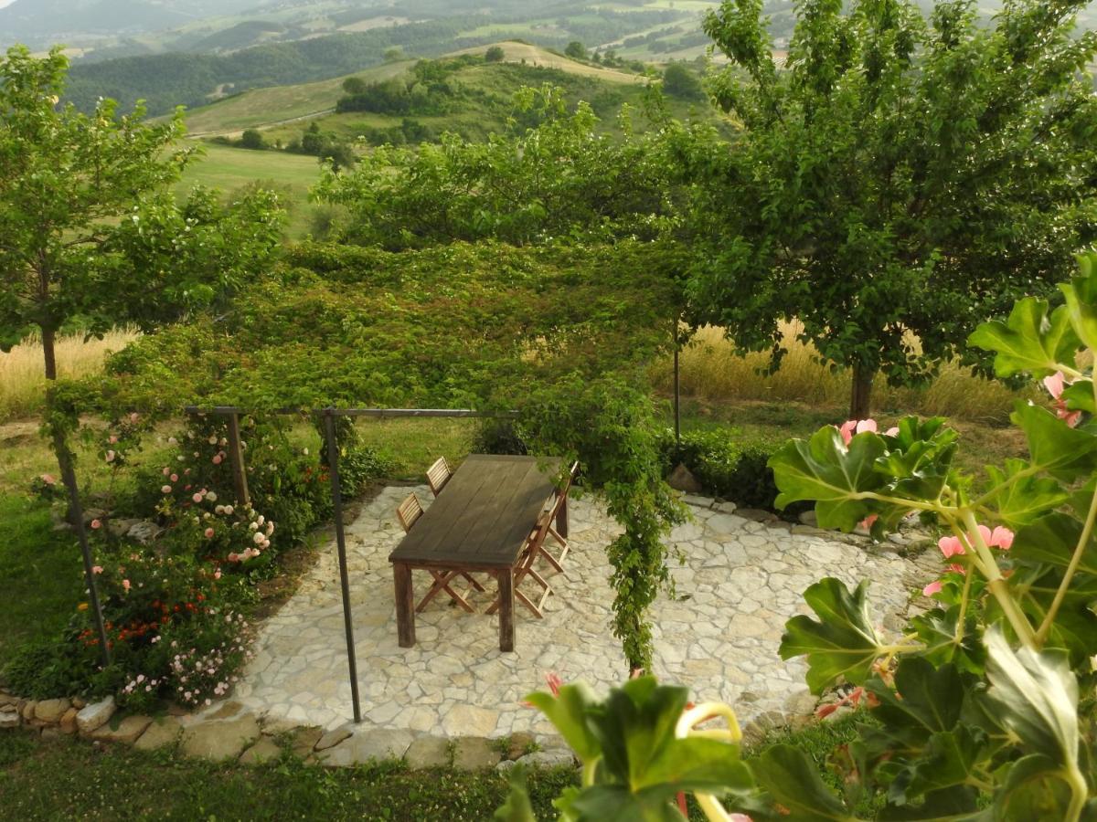 ホテル Casale Le Fontanelle Monte Grimano Terme エクステリア 写真