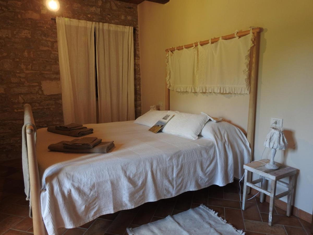 ホテル Casale Le Fontanelle Monte Grimano Terme エクステリア 写真