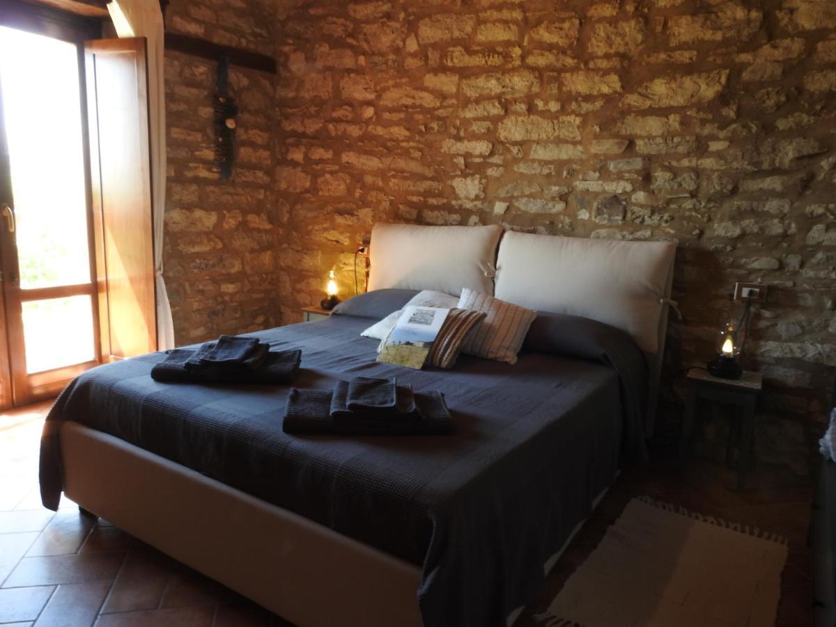 ホテル Casale Le Fontanelle Monte Grimano Terme エクステリア 写真